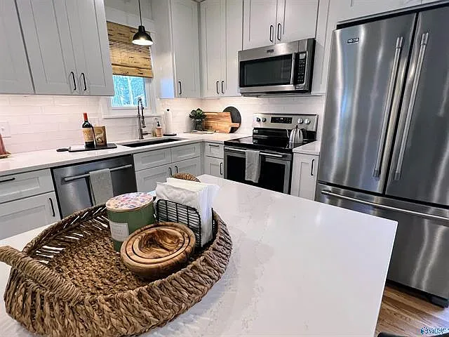1612 Wellman Ave NE — Photo 9