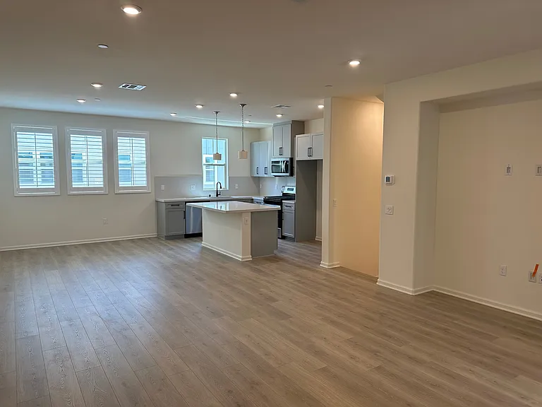 16339 Sandpiper Ave #B — Photo 1
