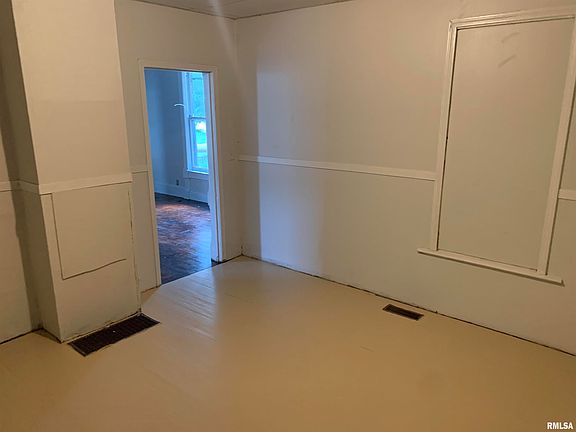 5th image of 1117 NE Glendale Ave