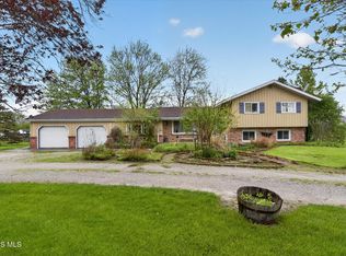28141 Glenwood Rd, Perrysburg, OH 43551