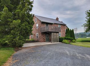 377 Lausch Rd, Denver, PA 17517