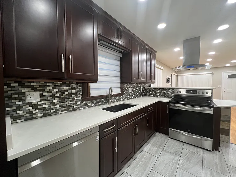 5348 N Lydell Ave — Photo 14