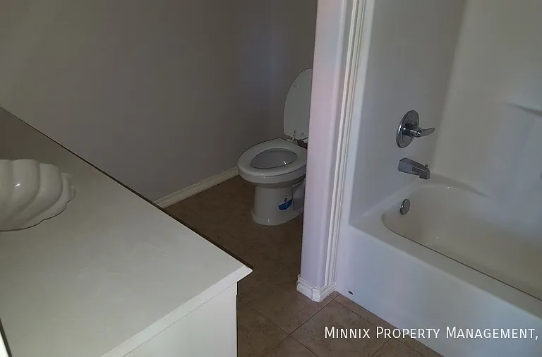 2220 99th St — Photo 35