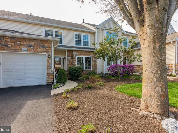 140 Canterbury Ln, Blue Bell, PA 19422