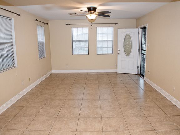 3rd image of 9324 Palm St