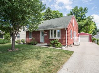 1018 20th St S, Fargo, ND 58103