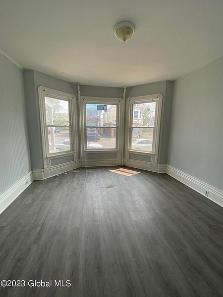 4th image of 29 McClellan Street