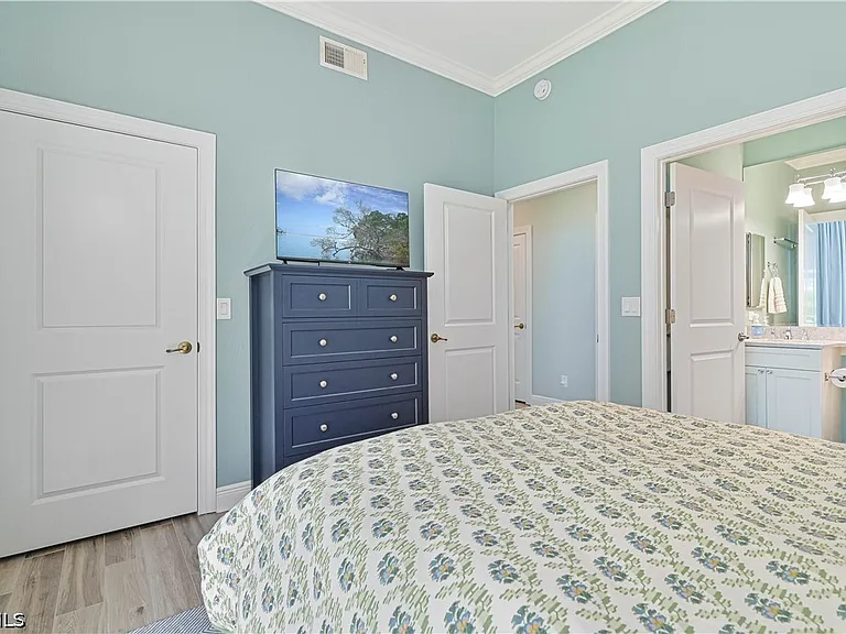 5000 Royal Shores Dr #101 — Photo 32