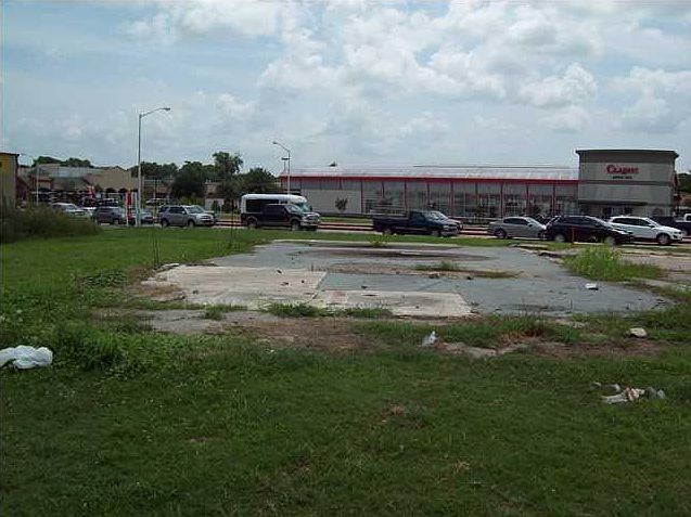 2nd image of 4401 Johnston St