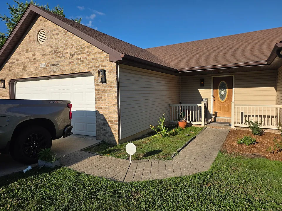 161 Lyle Curtis Cir