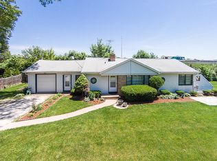 75 SE River Rd, Des Plaines, IL 60016