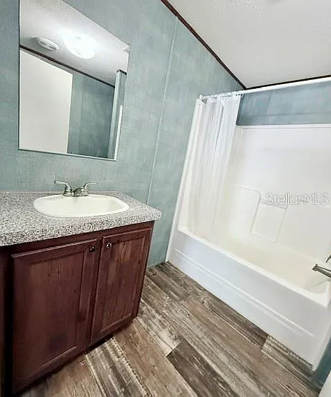 877 SE 38th Way — Photo 8