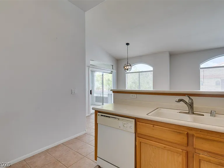 700 Carnegie St #421 — Photo 28