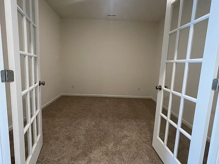 5760 Coulee Ln — Photo 18