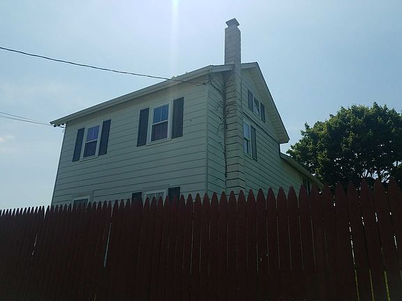 3rd image of 3211 Pheasant Dr