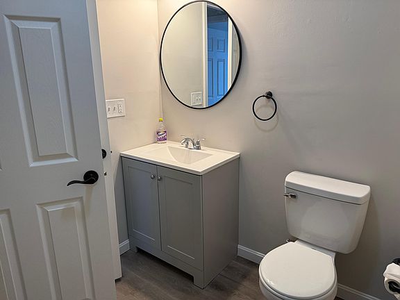 3rd image of 740 Pine St #740