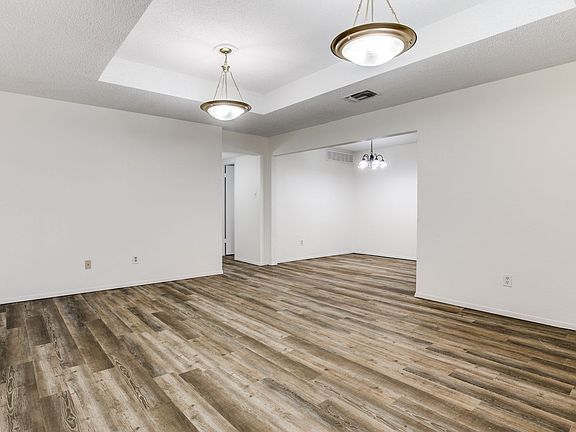 3rd image of 3602 Hulen Park Cir