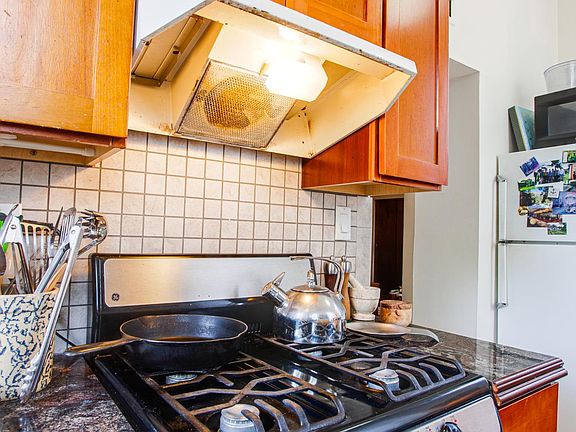 2nd image of 2213 Green St APT A7