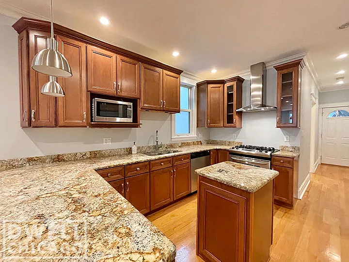 3448 N Damen Ave #1 — Photo 2