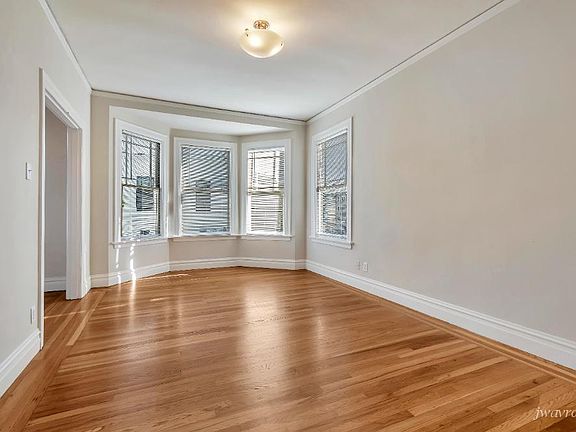 2nd image of 3423 Fillmore St #202