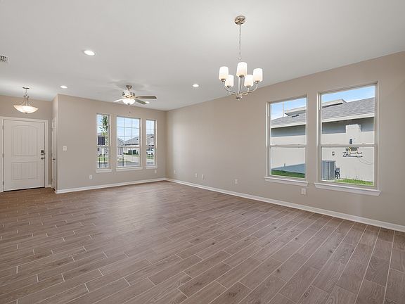 5th image of 915 S Templo Dorado