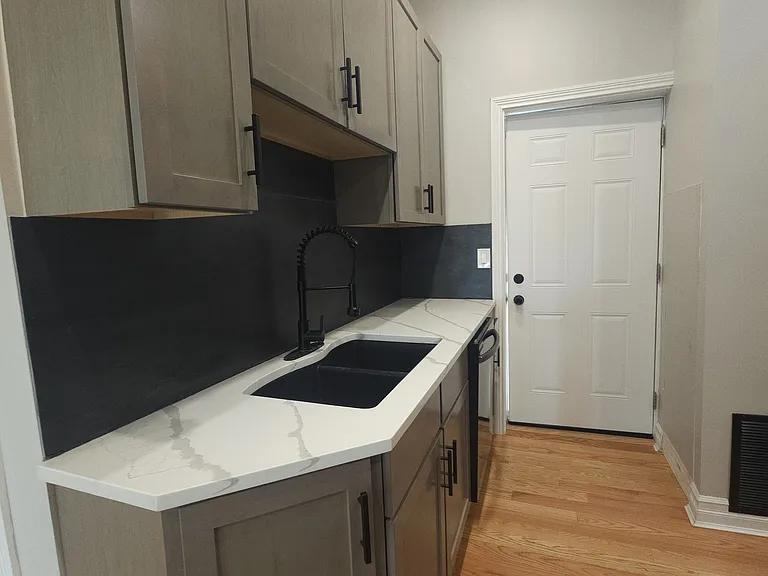 3624 W Palmer St #2-R — Photo 8