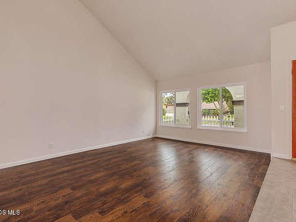 5th image of 2148 N Lyndhurst Ave