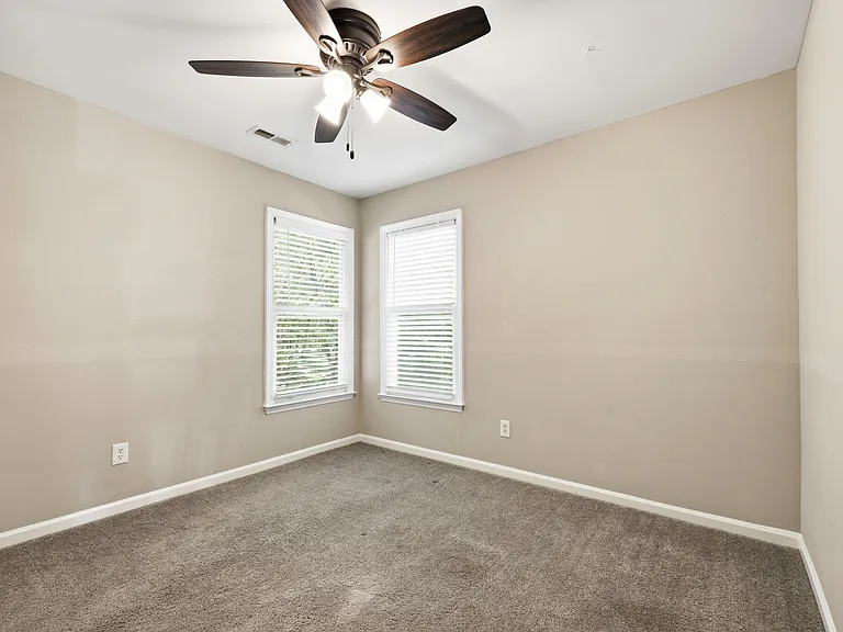 2716 Steeple Run Dr — Photo 30