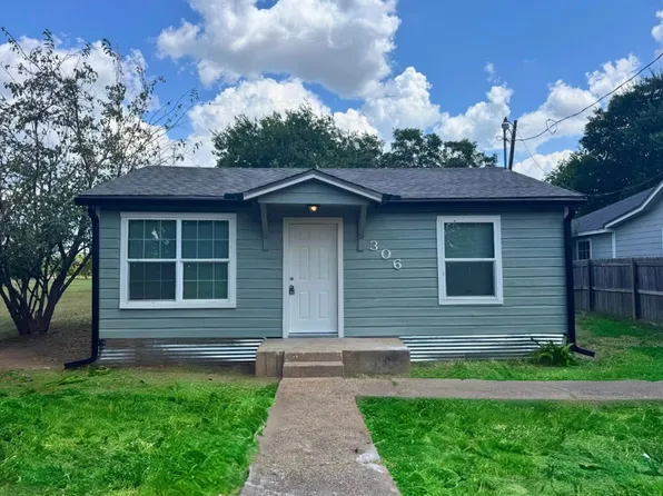306 Pullen St, Mc Gregor, TX 76657