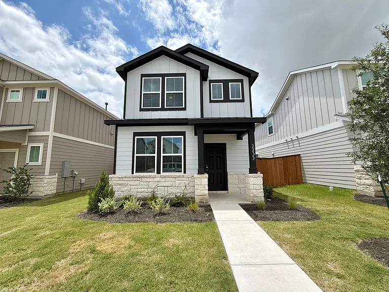 2235 Oscar Eli Way — Photo 1