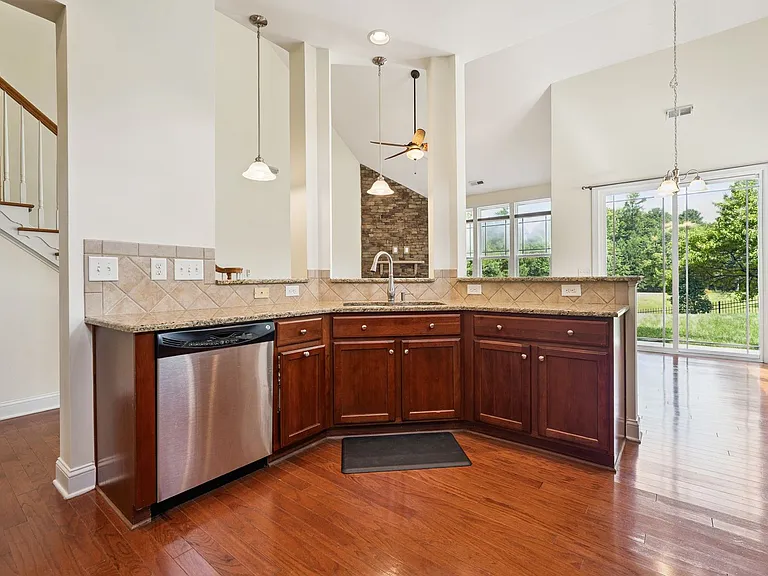 2403 Teermark Ln — Photo 2