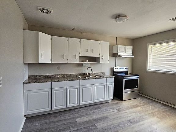 5th image of 1855 1st Ave
