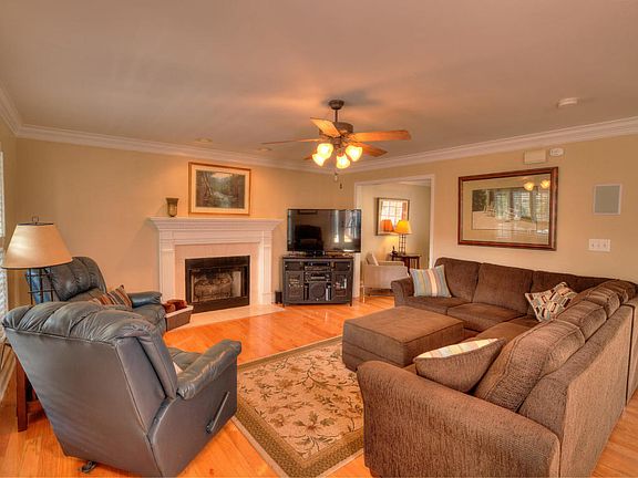 4th image of 2019 Madison Grove Ln