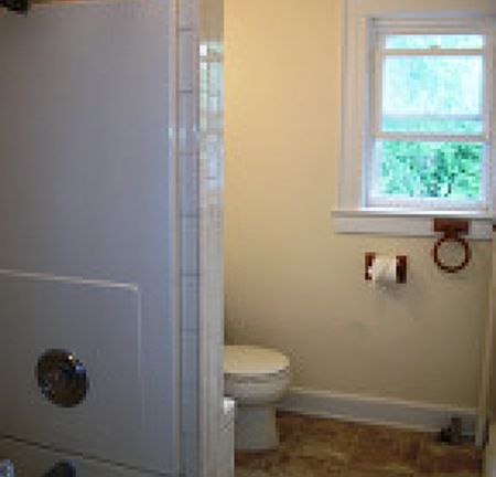 5th image of 257 Hoover Ave