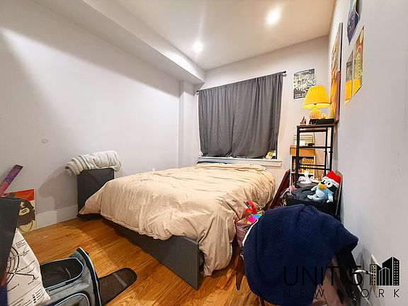 2nd image of 586 Bainbridge St #2B