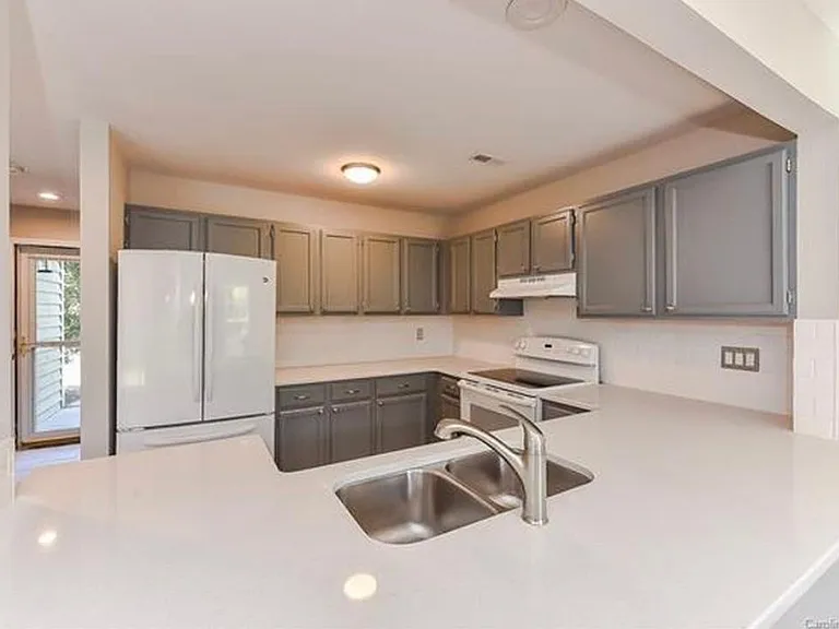 762 Marsh Rd #2 — Photo 8