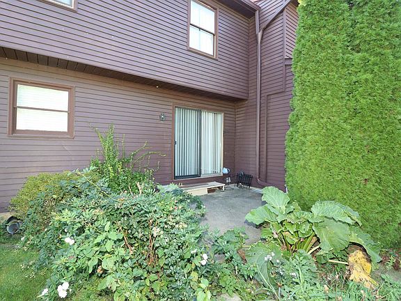 3rd image of 1823 Somersworth Dr