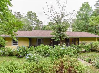 867 Peaceful Valley Dr, Cleveland, GA 30528