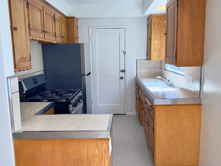 745 S Plymouth Blvd #3 — Photo 21