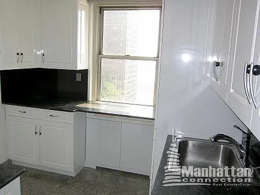 Rented by Manhattan Connection | media 9