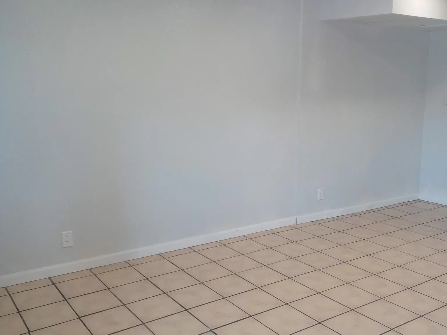 3044 Amherst Dr — Photo 4