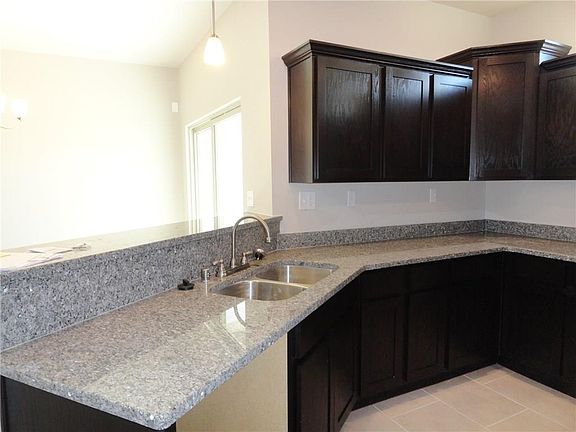 3rd image of 14528 Hunters Grove Ave
