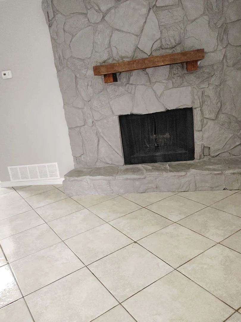 Building Photo - 412A Hollandale Cir
