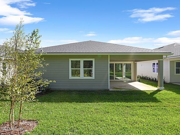 4th image of 226 THORNBERRY Way