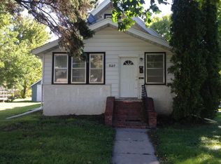 527 Ann St SE, Willmar, MN 56201