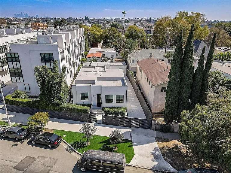 1832 S Redondo Blvd — Photo 25