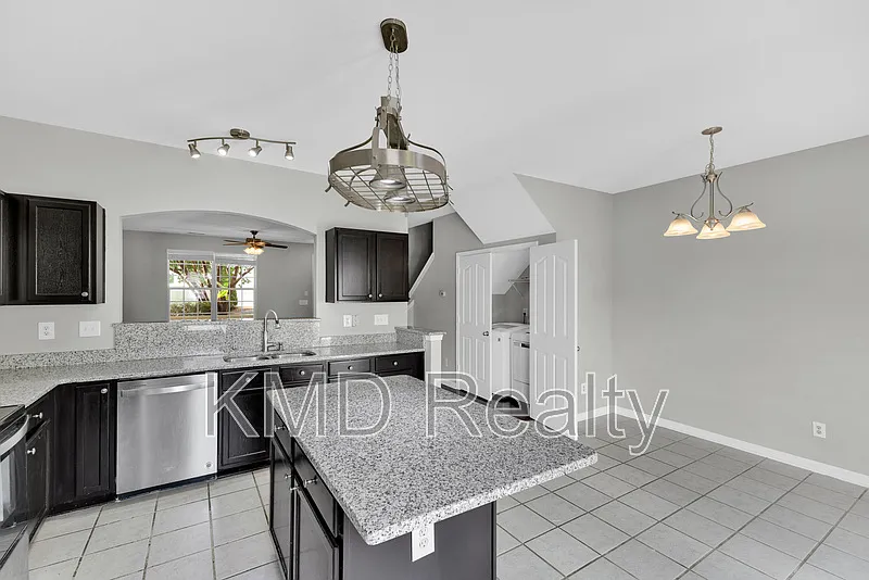2 bed, 2.5 bath, $1,850 — Photo 4