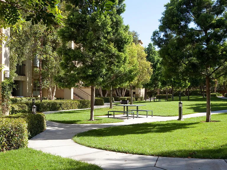 Oak Glen Apartment Homes — Photo 14