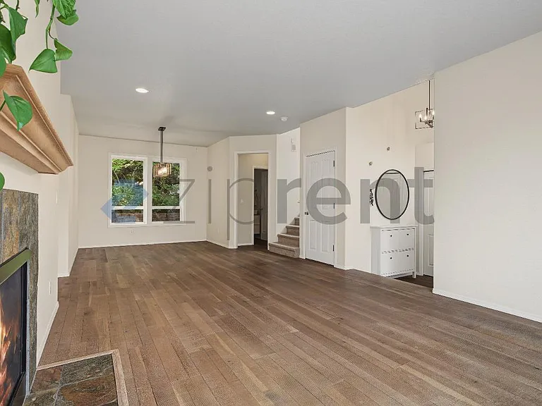 18052 SW Loxley Dr — Photo 10