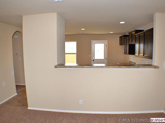 5th image of 9242 S 251st East Ave